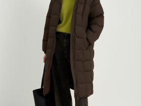 Пуховое пальто с капюшоном