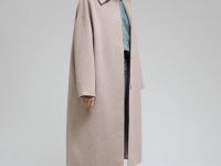 Однобортное пальто из шерсти и шелка