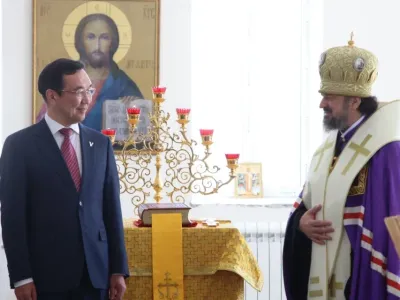 Глава Якутии ознакомился с ходом строительства Крестовоздвиженского храма