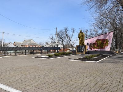 Могила коммуниста Кашкарова Иосифа Радионовича, убитого белогвардейцами в 1921 году