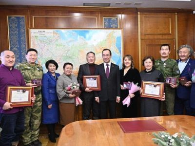 Врачей из Якутии, работавших в военных госпиталях страны, отметили наградами