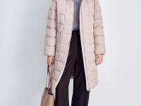 Пуховое пальто с капюшоном