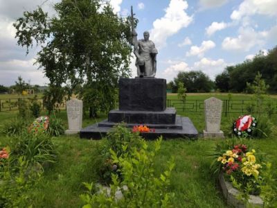 Братская могила красноармейцев, погибших в годы гражданской войны