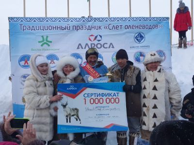 В Оленьке победитель гонки на оленьих упряжках выиграл миллион рублей