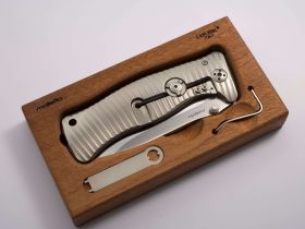 Нож складной LionSteel SR1 B, сталь Uddeholm Sleipner, рукоять титан