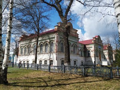 Здание женской гимназии