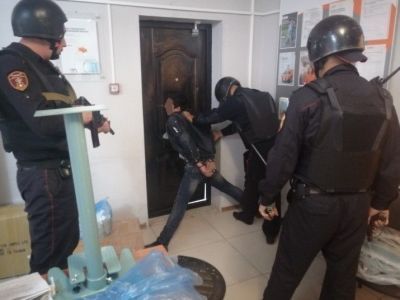 Сотрудники Росгвардии задержали жителя Олёкминска, проникшего ночью в офис банка