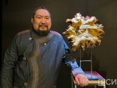 В Якутске открылась персональная выставка скульптора Николая Чоччасова