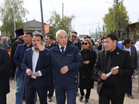 Вилюйск преображается: в День города на набережной «Поющие пески» зазвучала новая музыка