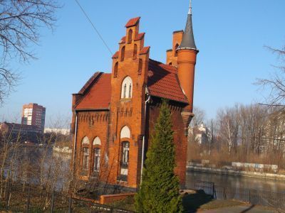 Здание подъемных механизмов Высокого моста