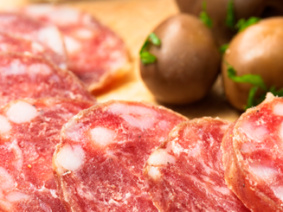 Производители сырокопчёной колбасы исправили выявленные Роскачеством нарушения