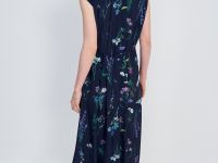 Платье свободного кроя с поясом