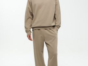 Спортивные брюки свободного кроя