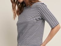 Футболка в полоску приталенного силуэта
