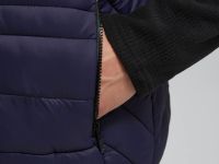 Утепленный жилет со съемным капюшоном