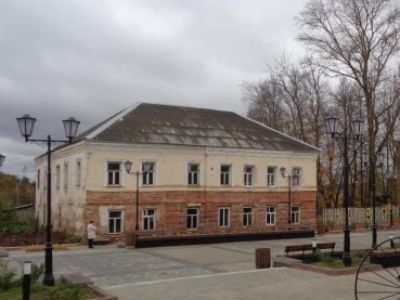 Дом жилой с лавкой