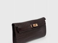 Клатч из натуральной кожи с крокодиловым тиснением O'STIN x Яндекс Книги, Фиолетовый