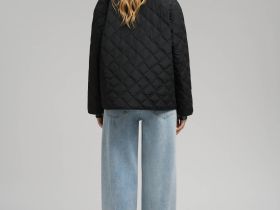 Стеганая куртка с искусственным утеплителем и водоотталкивающей пропиткой