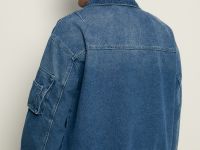 Джинсовая куртка на молнии