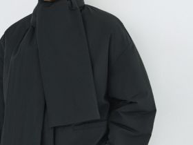 Утеплённая куртка с шарфом, Черный