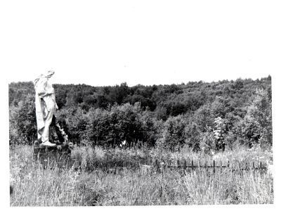 Братская могила советских воинов, погибших в боях с фашистами