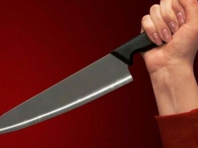 В Якутии ревнивая жена ударила мужа ножом