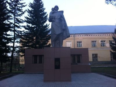 Скульптура "Памяти воинов-текстильщиков"