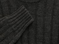 Вязаное платье с длинным рукавом