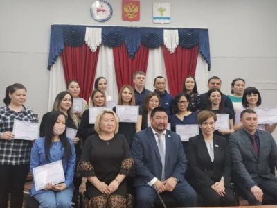 В Олекминском районе 14 молодым семьям вручили жилищные сертификаты