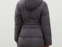 Утепленное пальто с поясом