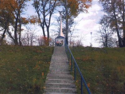 Братская могила советских воинов, погибших в 1943 г. в боях с немецко-фашистскими захватчиками