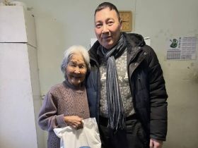 Профсоюз ГУП «ЖКХ РС (Я)» поздравил ветеранов с наступающим Новым годом