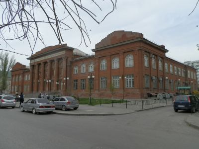 Мемориальное здание - первое высшее учебное заведение Таганрога