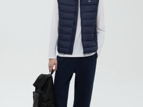 Утепленный жилет с воротником-стойкой