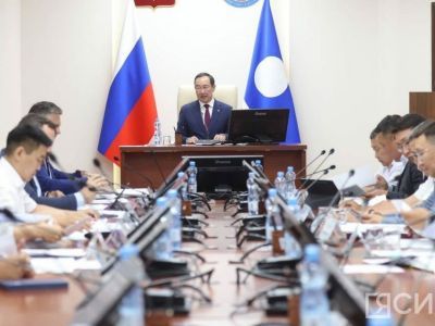 Айсен Николаев поручил в срок построить дороги в микрорайоне Звездном Якутска