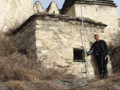 Склеп полуподземный с гладкой фасадной стеной 14