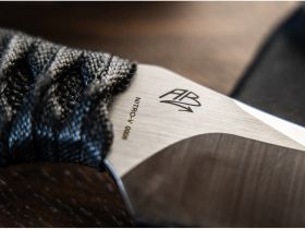 Нож с фиксированным клинком Boker 302, сталь Nitro-V, рукоять паракорд, черный