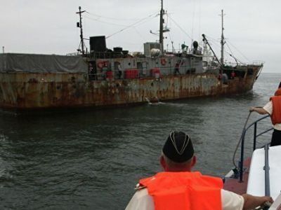 В Японском море северокорейские рыбаки напали на российских пограничников