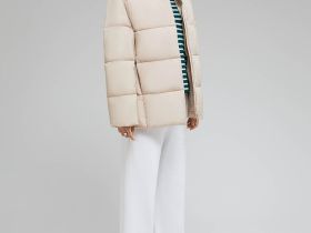 Стеганая куртка с капюшоном