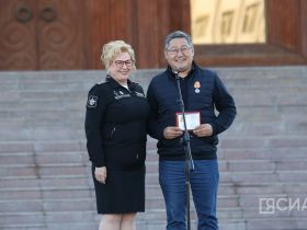 В Якутске провели концерт «Наши маяки», посвящённый Героям России