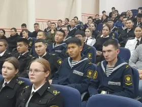 Преодолеть 7500 километров через арктические моря на девятиметровой яхте