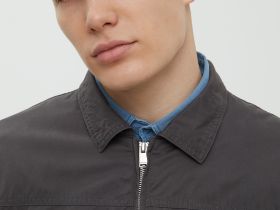 Ветровка из хлопка с отложным воротником