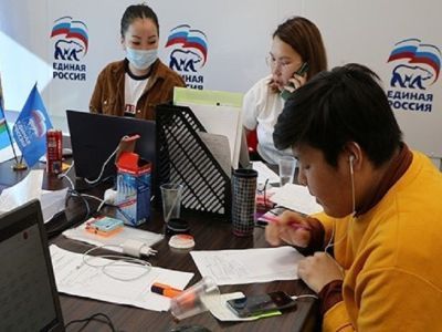 Единая Россия: В Ростовский регион прибыл груз с гуманитарной помощью для беженцев с Донбасса