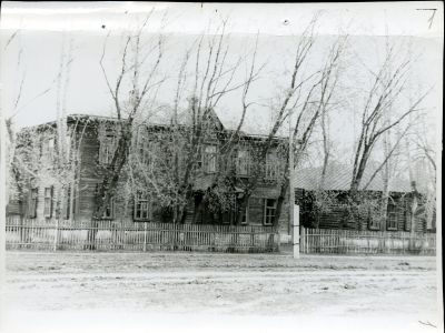 Здание школы, где в 1918-1925 гг. преподавал художник Л.А.Хныгин