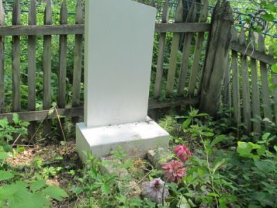 Памятник партизанам, погибшим в годы гражданской войны