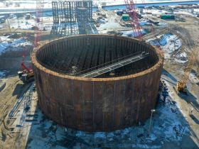 В центральном коффердаме Ленского моста смонтировали 208 направляющих труб