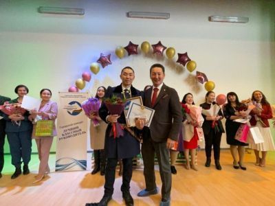 Учитель Хатасской школы стал победителем городского этапа конкурса «Классный руководитель года»