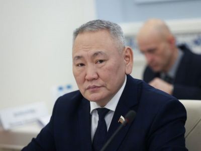 Сенатор Сахамин Афанасьев рассказал о мерах поддержки молодых семей