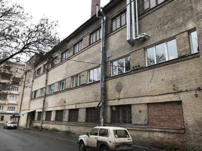 Здание бытового обслуживания