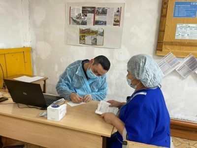 «Мобильные доктора» начали прием жителей Момского района Якутии